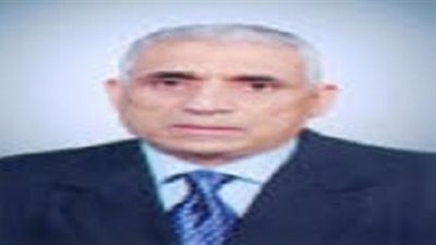 عميد صيدلة اسيوط السابق  يفوز بجائزة الجامعة التقديرية في مجال العلوم الطبية والصيدلية