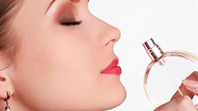 10 خطوات تساعدك على إختيار العطر بطريقة صحيحه