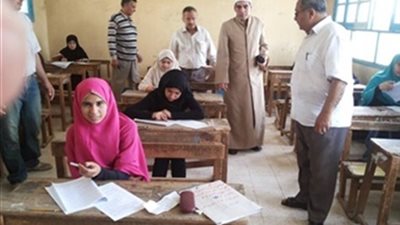 امين المجلس الاعلي للازهر  يضبط  6 حالات غش اثناء تفقده لجنة فتيات بكفر الشيخ