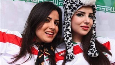 اعتقال إيرانيين لتشجعيهما منتخب بلادهما بالرقص والغناء