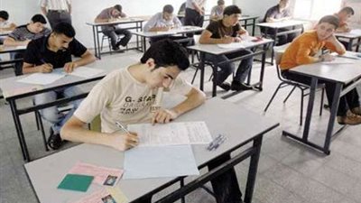 ضبط ملاحظين بتلفونات محمولة داخل لجنة بالقليوبية