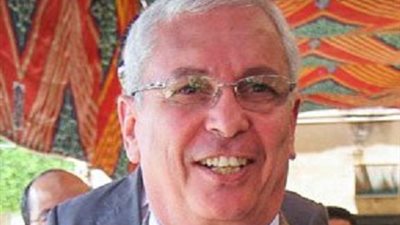 وزير التعليم العالي يتفقد مكتب التنسيق بالقاهرة