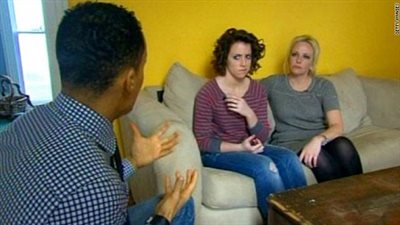 معلمة امريكية تذهب للمدرسة شبه عارية