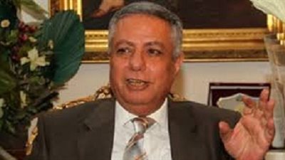 أبو النصر يطالب مميش بالاستعانة بخريجي التعليم الصناعي 