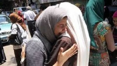 طلاب الثانوية  يؤدون امتحان 