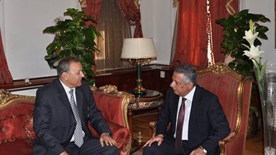 ابوالنصر يوافق علي طلبات 