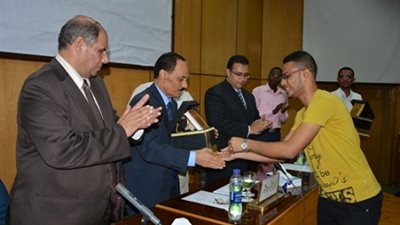 رئيس جامعه أسيوط:مصر ستظل دائماً قبلة العلم والعلماء من كافه الدول العربية