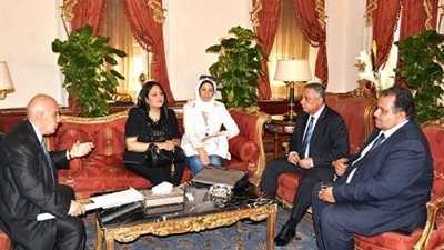 ابوالنصر يوافق علي منح مدارس طيبة الدولية منهج اللغة الصينية ورعايتها لـ 10 طلاب من المتفوقين