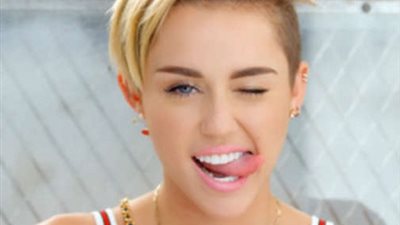 المكسيك تقاضي المغنية الامريكية  