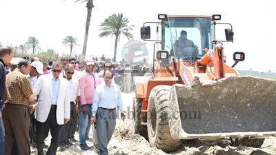 محافظ كفرالشيخ يقود أكبر حملة  لإزالة التعديات على أملاك الدولة ويسترد 417 فداناً بالبرلس