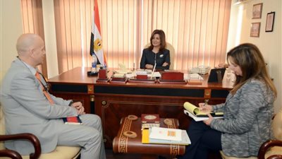 وزيرة الهجرة تبحث مع ممثل صندوق الأمم المتحدة للسكان‏ سبل التعاون لمحاربة الهجرة غير الشرعية‏