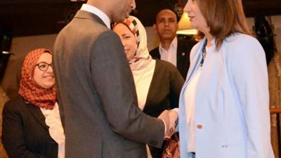 وزيرة الهجرة تلتقي نظيرها الكندي لبحث سبل التعاون بين البلدين في مجالات الهجرة والمهاجرين‏