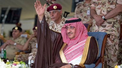 ولي العهد السعودي يشهد العرض العسكري لوحدات قوات الأمن الخاصة