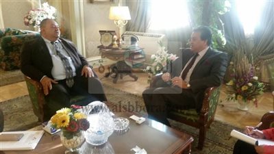 وزير التعليم العالي يلتقي مدير المكتب الإقليمي لليونسكو في القاهرة