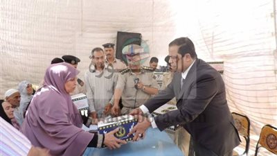 مدير أمن كفرالشيخ يشهد توزيع 