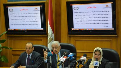 شوقى يعلن  بعض ضوابط  العمل المنظمة للمدارس الخاصة والمدارس التى تطبق مناهج ذات طبيعة خاصة