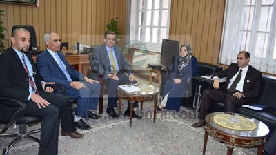 نائب رئيس جامعة بنها يستقبل وفد عراقي لبحث تدعيم العلاقات وزيادة الطلاب الوافدين