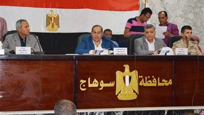 محافظ سوهاج يقرر تشكيل لجنة لحماية المعلومات ومواجهة الفيروس الالكتروني