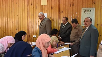 رئيس جامعة مدينة السادات يتابع امتحانات الحقوق والتربية