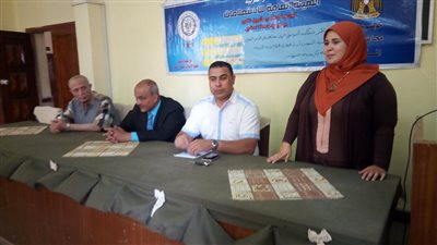 مراقبة  استخدام  الأبناء  من  قبل  آبائهم بندوة بالمنوفية 