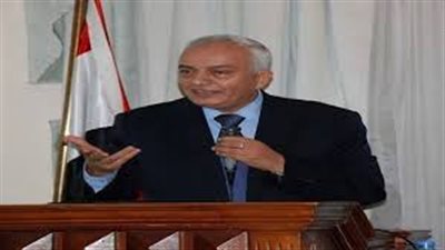 رئيس قطاع التعليم: فتح الصناديق فى الـ8.30 وتسليم الكراسات للطلاب فى الـ9