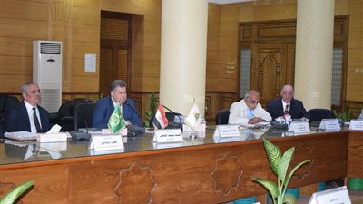 في تصرف انساني: 10 الأف جنيه من احد اساتذة هندسة شبرا لعلاج احد الطلاب المرضي