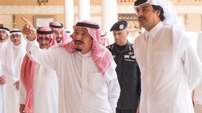   الفنادق في مكة والمدينة تعيد أموال المعتمرين القطريين