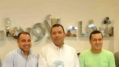 بالصور..زيارة المحافظ ونجوم المنتخب المصرى لمركز تحيا مصر لعلاج فيروس سى بالأقصر