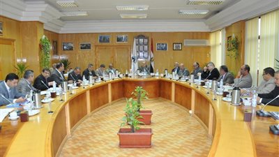 رئيس جامعة كفرالشيخ يشدد على الإنتهاء من أعمال التصحيح