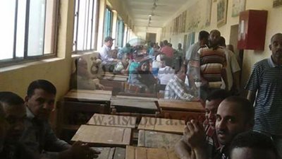 صور..معاناة المعلمين بكنترولات التربية والتعليم