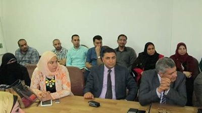 بالصور.. الصحة تكرم 3 أطباء من صحة بني سويف لتميزهم في العمل