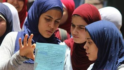 مصادر: طالبة فى سوهاج سربت امتحان الأحياء علي صفحات الغش