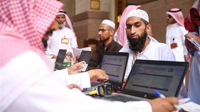 بالصور..  أكثر من 13 ألف معتكف في المسجد النبوي الشريف