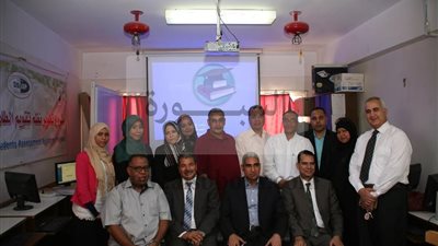 زيارة رئيس جامعة جنوب الوادى لوحدة تطوير نظم الطلاب والإمتحانات بكلية التربية النوعية