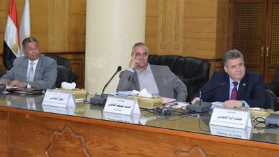 مجلس جامعة بنها يهنىء 