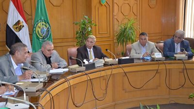 محافظ الإسماعيلية يشكل لجنة فنية لمعاينة صيانة المدارس