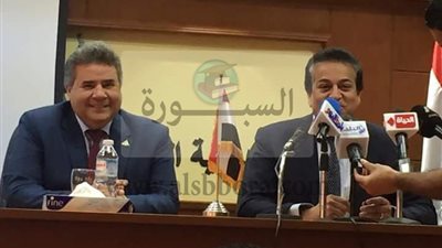 وزير التعليم العالى يشيد بآداء مستشفيات جامعة بنها