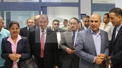 محافظ كفرالشيخ ووزير الاتصالات يتفقدان المستشفى الجامعى