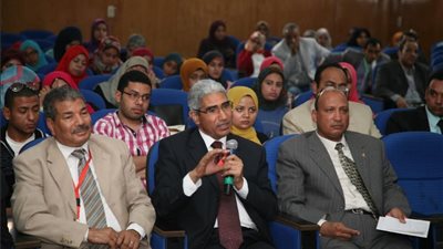 جامعة جنوب الوادي.. تُمكن جميع خريجي نموذج المحاكاة  للعمل بقطاعات ومراكز الجامعة