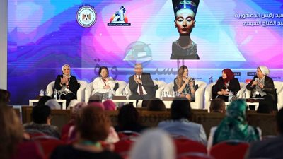 فوزية العشماوى: المرأة لها دور فاعل ومؤثر لخلق الوعى