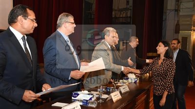 جامعة القاهرة تكرم ابناءها أصحاب البحوث العلمية المنشورة دوليآ