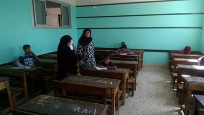 بالصور| وكيل تعليم برج البرلس بكفر الشيخ تتفقد امتحانات الشهادة الابتدائية