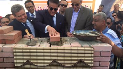 بالصور| وزير التعليم العالي يضع حجر الأساس لمستشفى جامعة بنها التخصصي الجديد