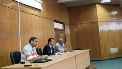 ورشة عمل عن اعداد قادة من الطلاب في التنمية البشرية بجامعة جنوب الوادي