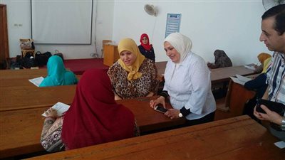 نائب رئيس جامعة القناة تتفقد امتحانات الدراسات العليا بكلية التمريض