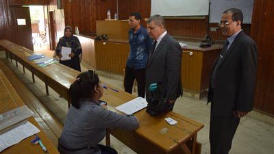 رئيس جامعة سوهاج يتفقد سيرأعمال امتحانات التعليم المفتوح