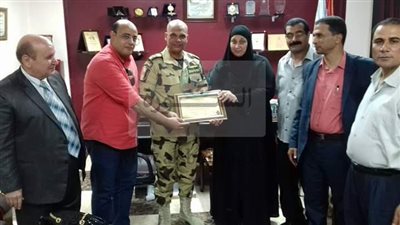 تعليم غرب كفرالشيخ يكرم المستشار العسكري للمحافظة 