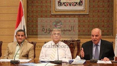 خلف الزناتى يكشف عن موعد صرف معاشات المعلمين 