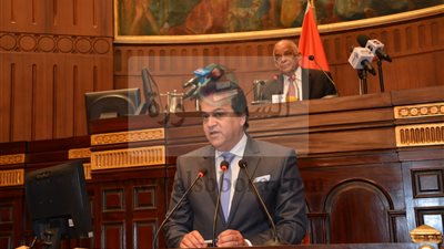 وزير التعليم العالى: سنعيد النظر فى زيادة المكافاة 