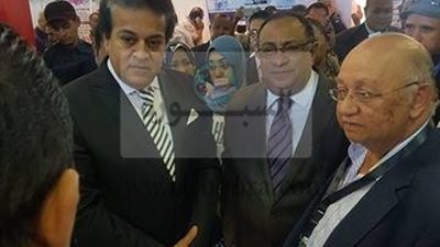 رئيس جامعة حلوان يشارك فى فاعليات معرض التعليم العالي فى مصر